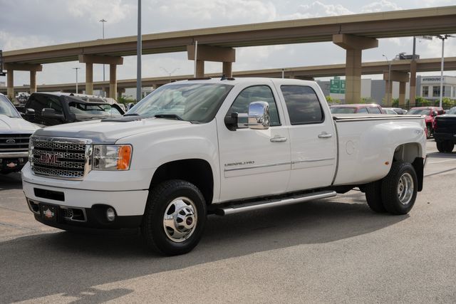2013 GMC Sierra 3500HD Denali CREW CAB LONG BED DRW 4X4 / REGULAR SERVICE | Austin, TX | Rocky Mountain Truck Stop Austin