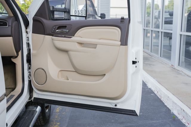 2013 GMC Sierra 3500HD Denali CREW CAB LONG BED DRW 4X4 / REGULAR SERVICE | Austin, TX | Rocky Mountain Truck Stop Austin 2013 GMC Sierra 3500HD Denali CREW CAB LONG BED DRW 4X4 / REGULAR SERVICE | Austin, TX | Rocky Mountain Truck Stop Austin