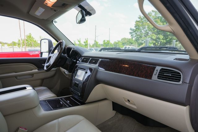 2013 GMC Sierra 3500HD Denali CREW CAB LONG BED DRW 4X4 / REGULAR SERVICE | Austin, TX | Rocky Mountain Truck Stop Austin 2013 GMC Sierra 3500HD Denali CREW CAB LONG BED DRW 4X4 / REGULAR SERVICE | Austin, TX | Rocky Mountain Truck Stop Austin