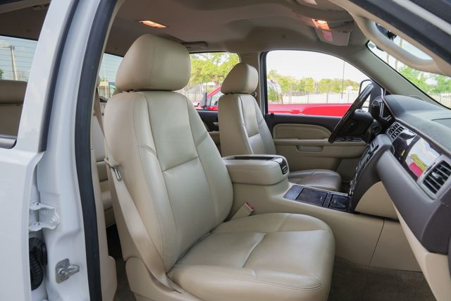 2013 GMC Sierra 3500HD Denali CREW CAB LONG BED DRW 4X4 / REGULAR SERVICE | Austin, TX | Rocky Mountain Truck Stop Austin