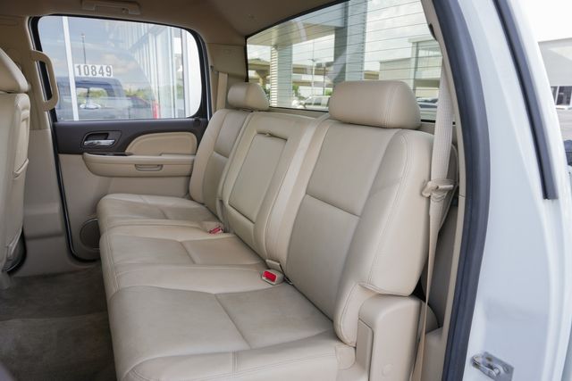 2013 GMC Sierra 3500HD Denali CREW CAB LONG BED DRW 4X4 / REGULAR SERVICE | Austin, TX | Rocky Mountain Truck Stop Austin