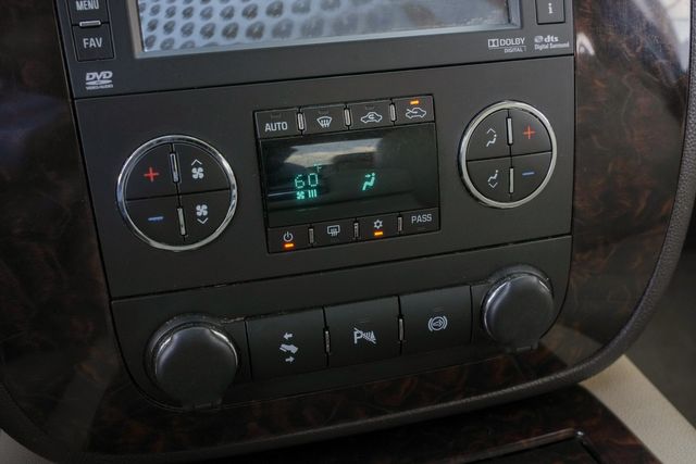 2013 GMC Sierra 3500HD Denali CREW CAB LONG BED DRW 4X4 / REGULAR SERVICE | Austin, TX | Rocky Mountain Truck Stop Austin 2013 GMC Sierra 3500HD Denali CREW CAB LONG BED DRW 4X4 / REGULAR SERVICE | Austin, TX | Rocky Mountain Truck Stop Austin