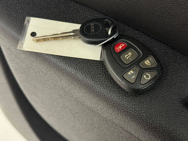 2013 GMC Yukon SLE 4x2 4dr SUV | Houston, TX | Houston Auto Credit 2013 GMC Yukon SLE 4x2 4dr SUV | Houston, TX | Houston Auto Credit