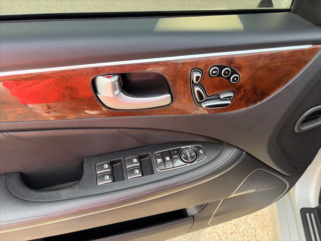 2013 Hyundai Equus Signature