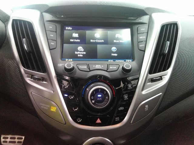 2013 Hyundai Veloster w/Black Int | Maryland Heights, MO | Continental Auto Sales