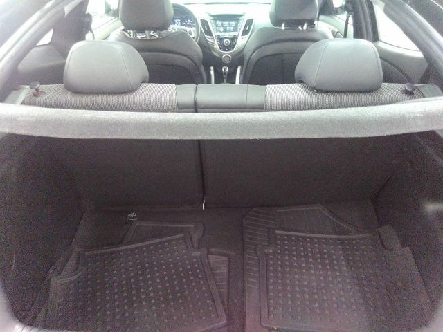 2013 Hyundai Veloster w/Black Int | Maryland Heights, MO | Continental Auto Sales