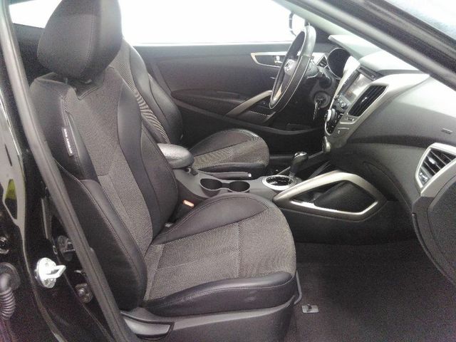 2013 Hyundai Veloster w/Black Int | Maryland Heights, MO | Continental Auto Sales