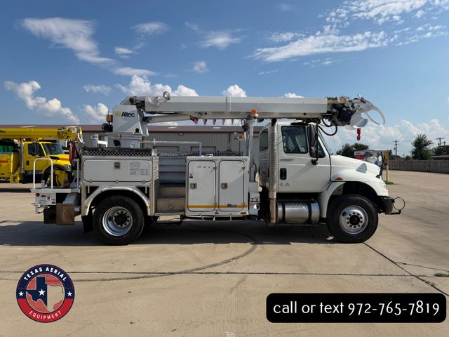 2013 International 4400 Digger Derrick