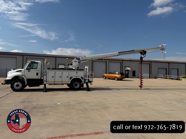 2013 International 4400 Digger Derrick