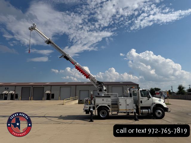 2013 International 4400 Digger Derrick
