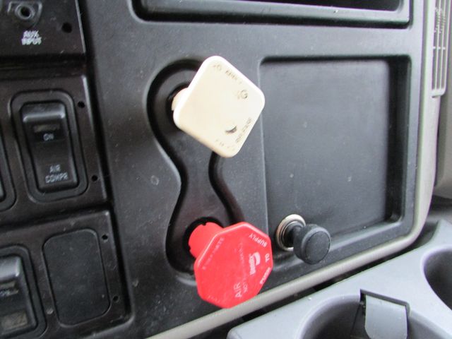 2013 4400 Tandem Axle Service Flatbed Truck  | St Cloud MN | NorthStar Truck Sales