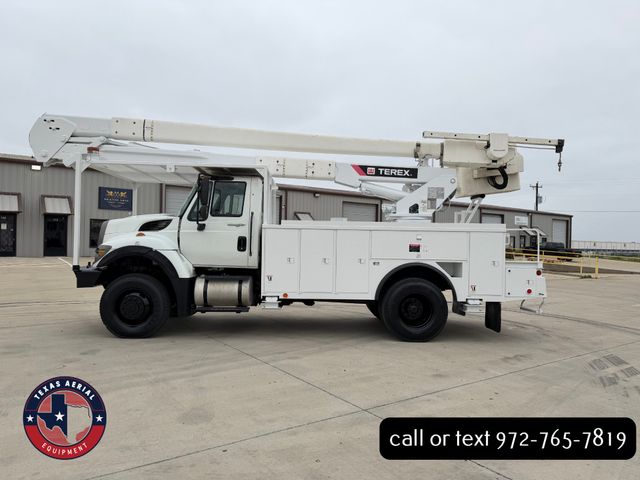 2013 International 7300 4X4 Bucket Truck