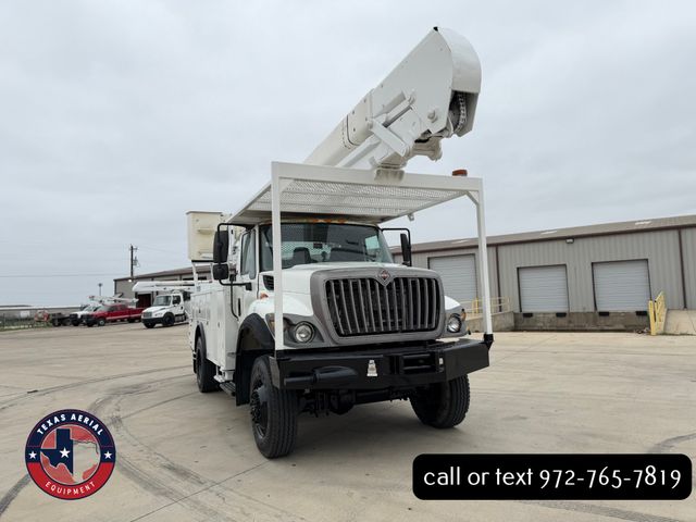 2013 International 7300 4X4 Bucket Truck