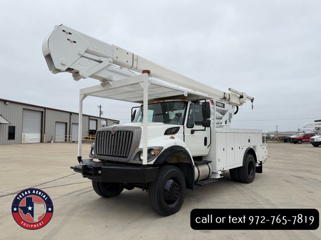 2013 International 7300 4X4 Bucket Truck