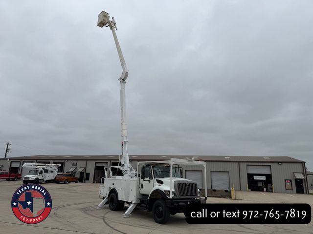 2013 International 7300 4X4 Bucket Truck