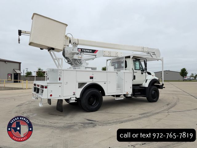 2013 International 7300 4X4 Bucket Truck