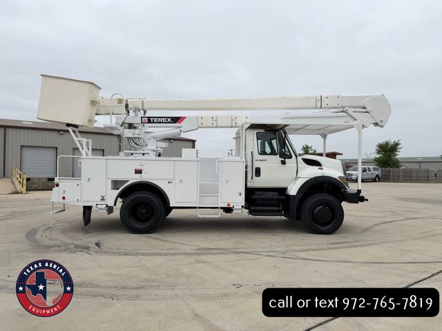 2013 International 7300 4X4 Bucket Truck