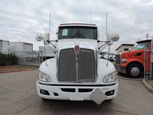 2013 Kenworth T660 Mid-Roof Sleeper