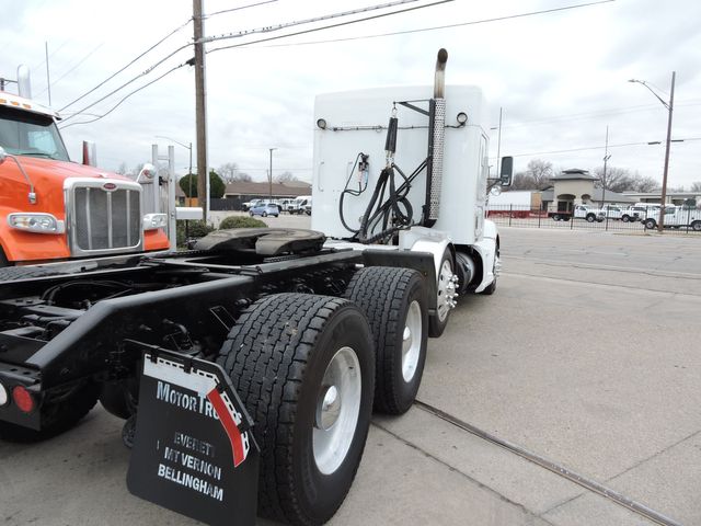2013 Kenworth T660 Mid-Roof Sleeper