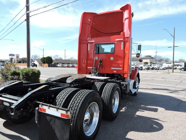 2013 Kenworth T800 Daycab