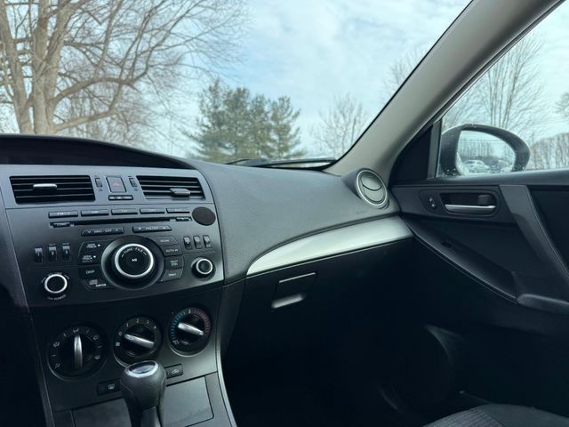 2013 Mazda Mazda3 i Sport