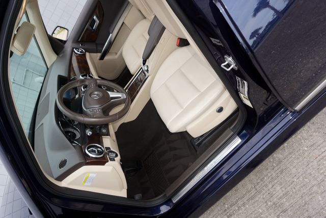 2013 Mercedes-Benz GLK 350 HEADREST TV'S~NAVI~PANO | Tampa, FL | Florida Auto Sales Group 2013 Mercedes-Benz GLK 350 HEADREST TV'S~NAVI~PANO | Tampa, FL | Florida Auto Sales Group