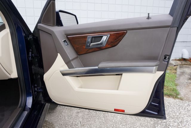 2013 Mercedes-Benz GLK 350 HEADREST TV'S~NAVI~PANO | Tampa, FL | Florida Auto Sales Group 2013 Mercedes-Benz GLK 350 HEADREST TV'S~NAVI~PANO | Tampa, FL | Florida Auto Sales Group