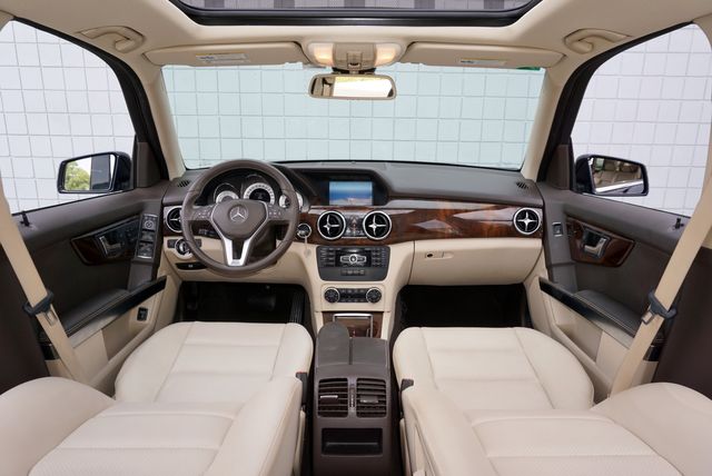 2013 Mercedes-Benz GLK 350 HEADREST TV'S~NAVI~PANO | Tampa, FL | Florida Auto Sales Group 2013 Mercedes-Benz GLK 350 HEADREST TV'S~NAVI~PANO | Tampa, FL | Florida Auto Sales Group