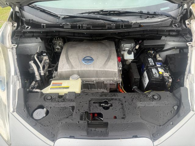 2013 Nissan LEAF S