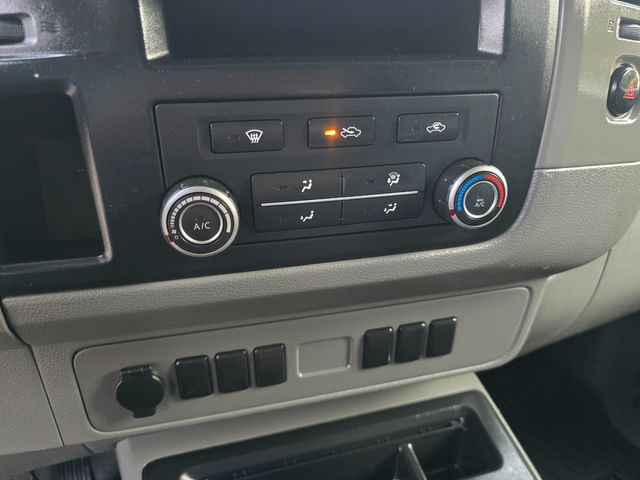 2013 Nissan NV 2500 HD S