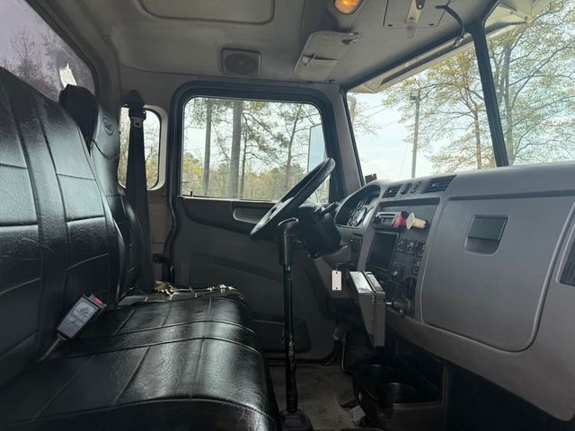 2013 Peterbilt 337