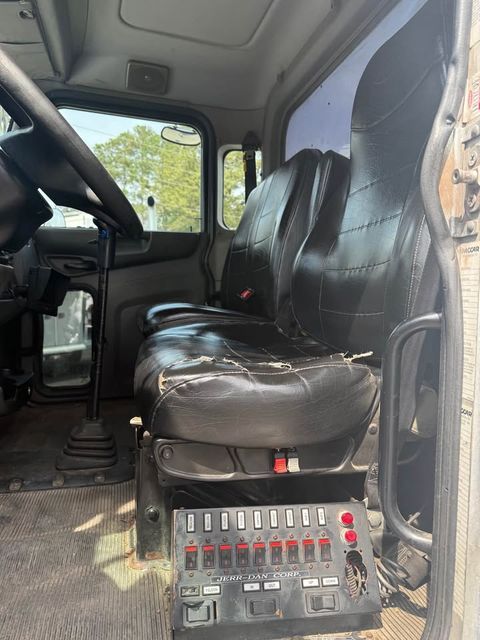 2013 Peterbilt 337
