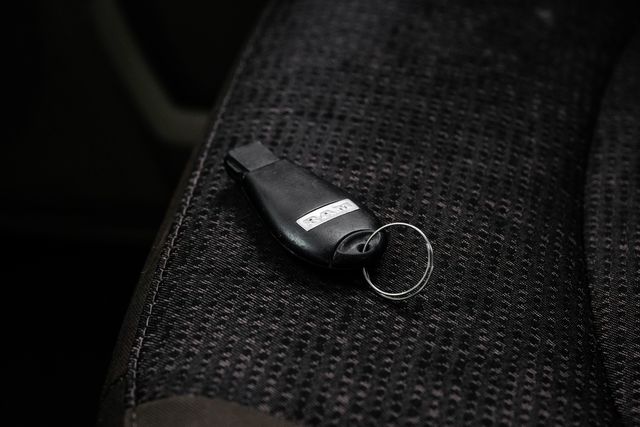 2013 Ram 1500 Lone Star CrewCab HEMI BucketSeats LuxuryPkg Navi | Dallas, TX | Stevens Motor Company LLC