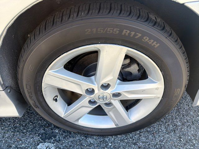 2013 Toyota Camry SE Imports and More Inc 2013 Toyota Camry SE Imports and More Inc