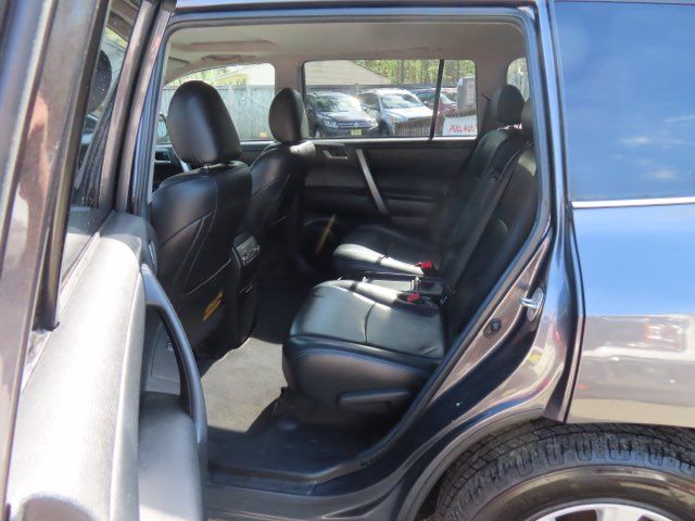 2013 Toyota Highlander Base 4WD 
