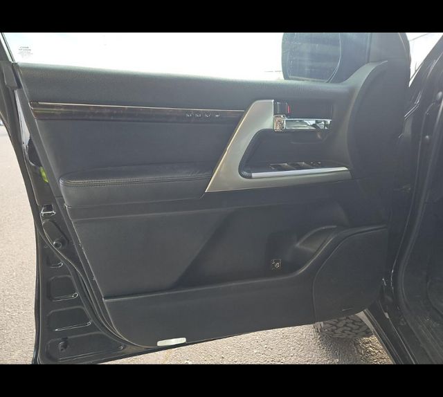 2013 Toyota Land Cruiser LIFTED 18" Fuel 34" BFG 3rd Row SUNROOF Texas | Dallas, TX | East Dallas Diesel