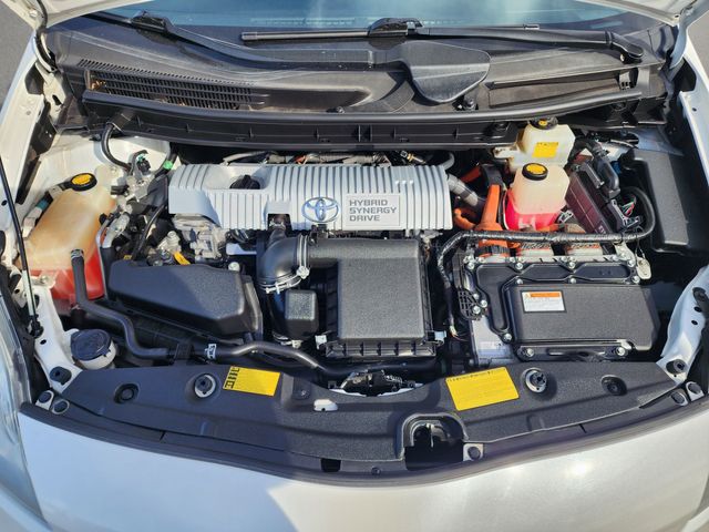 2013 Toyota Prius Three