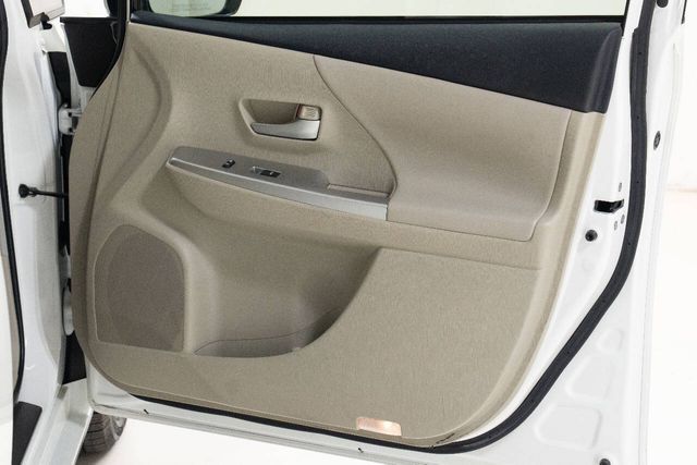 2013 Toyota Prius v Five 4dr Wagon | Houston, TX | Houston Auto Credit 2013 Toyota Prius v Five 4dr Wagon | Houston, TX | Houston Auto Credit