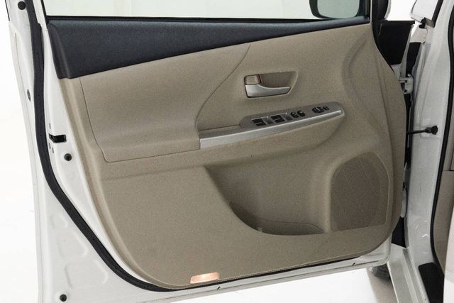 2013 Toyota Prius v Five 4dr Wagon | Houston, TX | Houston Auto Credit 2013 Toyota Prius v Five 4dr Wagon | Houston, TX | Houston Auto Credit