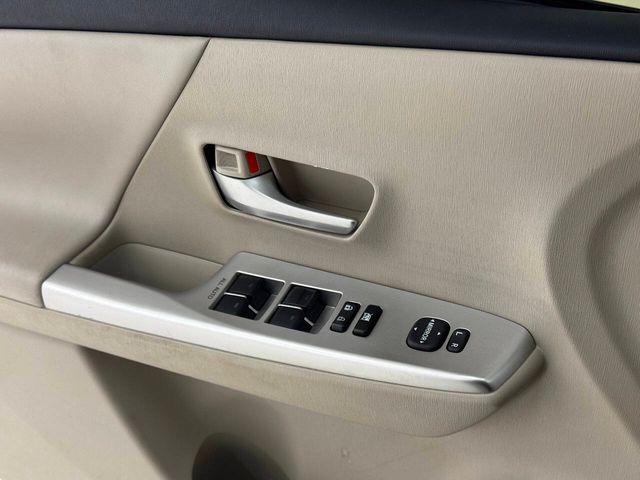 2013 Toyota Prius v Five 4dr Wagon | Houston, TX | Houston Auto Credit 2013 Toyota Prius v Five 4dr Wagon | Houston, TX | Houston Auto Credit