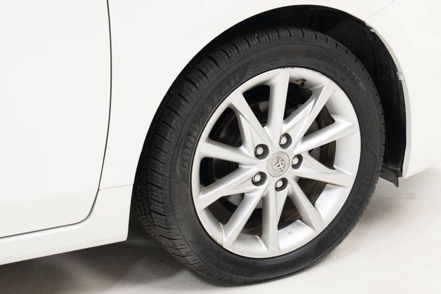 2013 Toyota Prius v Five 4dr Wagon | Houston, TX | Houston Auto Credit 2013 Toyota Prius v Five 4dr Wagon | Houston, TX | Houston Auto Credit