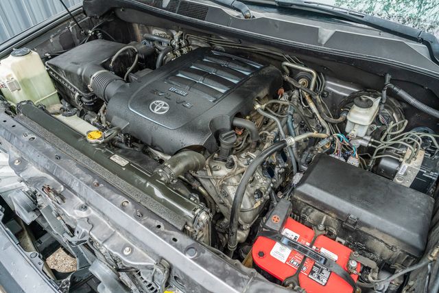 2013 Toyota Sequoia SR5 RWD / REGULAR SERVICE BY TOYOTA | Austin, TX | Rocky Mountain Truck Stop Austin 2013 Toyota Sequoia SR5 RWD / REGULAR SERVICE BY TOYOTA | Austin, TX | Rocky Mountain Truck Stop Austin