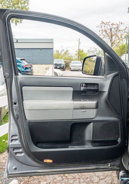 2013 Toyota Sequoia SR5 RWD / REGULAR SERVICE BY TOYOTA | Austin, TX | Rocky Mountain Truck Stop Austin 2013 Toyota Sequoia SR5 RWD / REGULAR SERVICE BY TOYOTA | Austin, TX | Rocky Mountain Truck Stop Austin