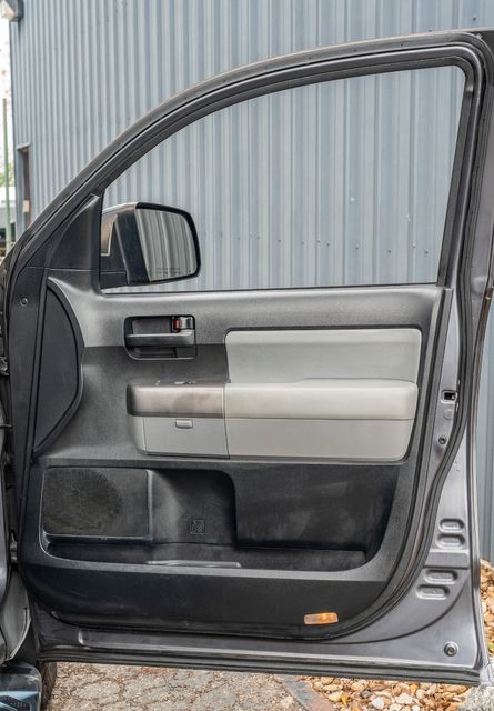 2013 Toyota Sequoia SR5 RWD / REGULAR SERVICE BY TOYOTA | Austin, TX | Rocky Mountain Truck Stop Austin 2013 Toyota Sequoia SR5 RWD / REGULAR SERVICE BY TOYOTA | Austin, TX | Rocky Mountain Truck Stop Austin