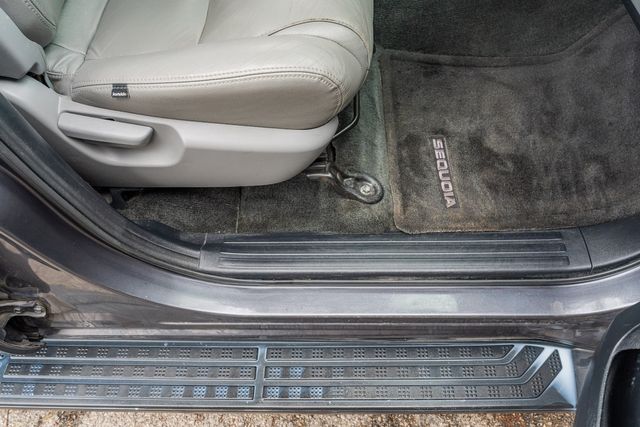 2013 Toyota Sequoia SR5 RWD / REGULAR SERVICE BY TOYOTA | Austin, TX | Rocky Mountain Truck Stop Austin 2013 Toyota Sequoia SR5 RWD / REGULAR SERVICE BY TOYOTA | Austin, TX | Rocky Mountain Truck Stop Austin