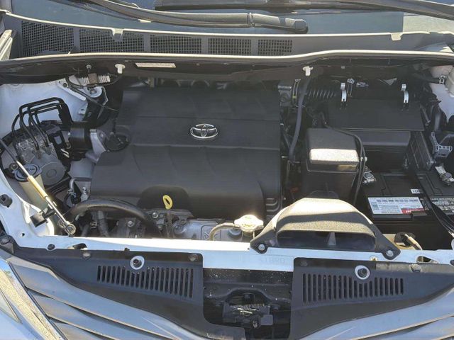 2013 Toyota Sienna XLE 8-Passenger | Alpharetta, GA | Star Motors 2013 Toyota Sienna XLE 8-Passenger | Alpharetta, GA | Star Motors