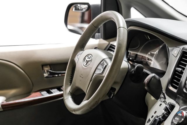 2013 Toyota Sienna XLE 8-Passenger