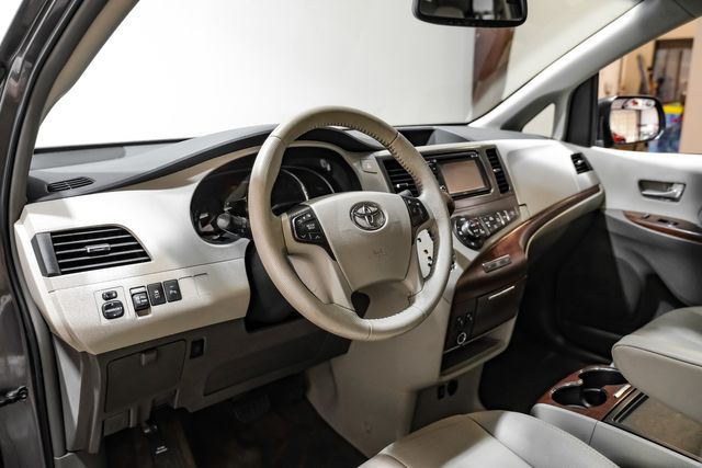 2013 Toyota Sienna XLE 8-Passenger