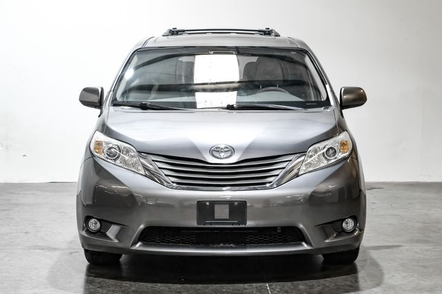 2013 Toyota Sienna XLE 8-Passenger