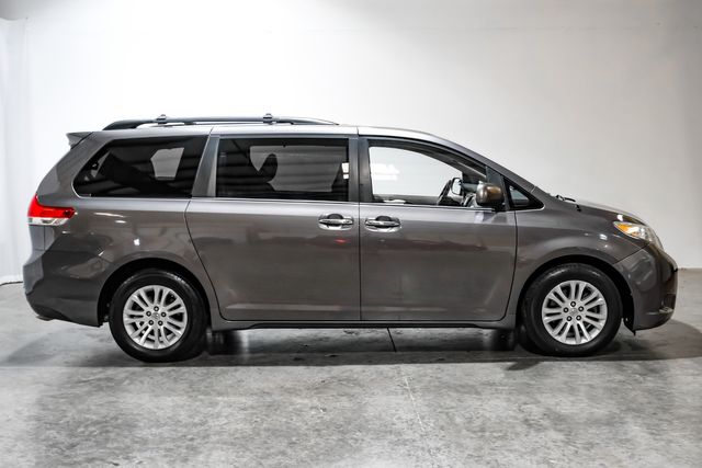 2013 Toyota Sienna XLE 8-Passenger